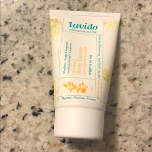 Lavish aromatic body lotion